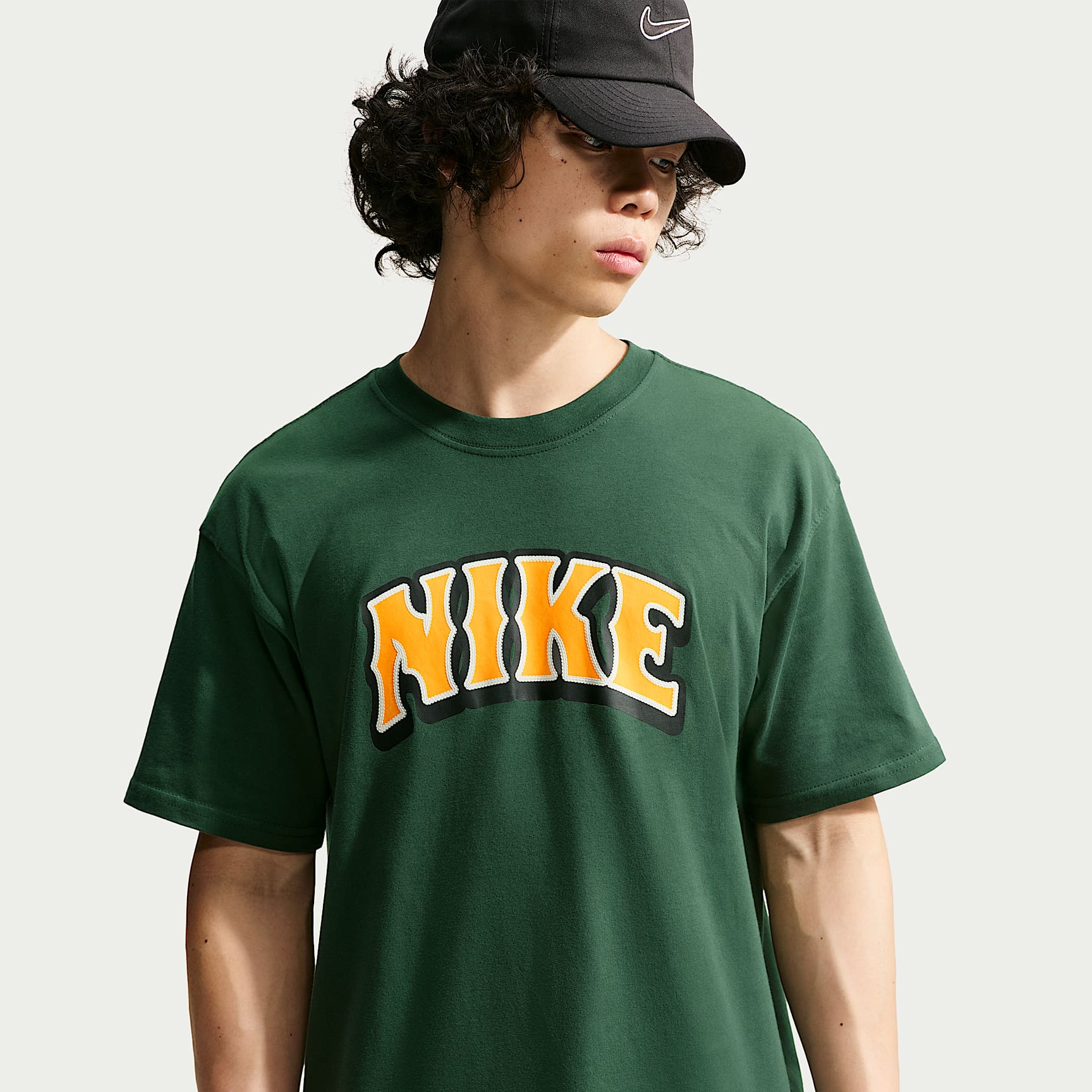 Nike Sportswear T-Shirt. Nike CA